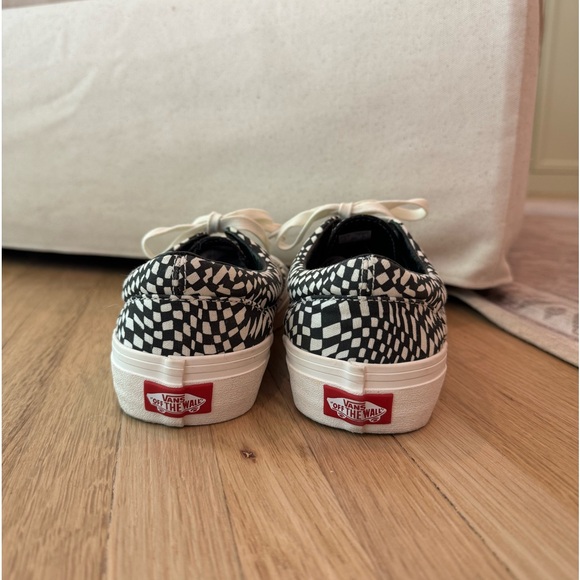 Vans Era in Wavy Checkerboard - Picture 3 of 6